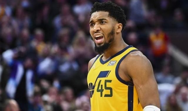 场增添了热 场增添了热