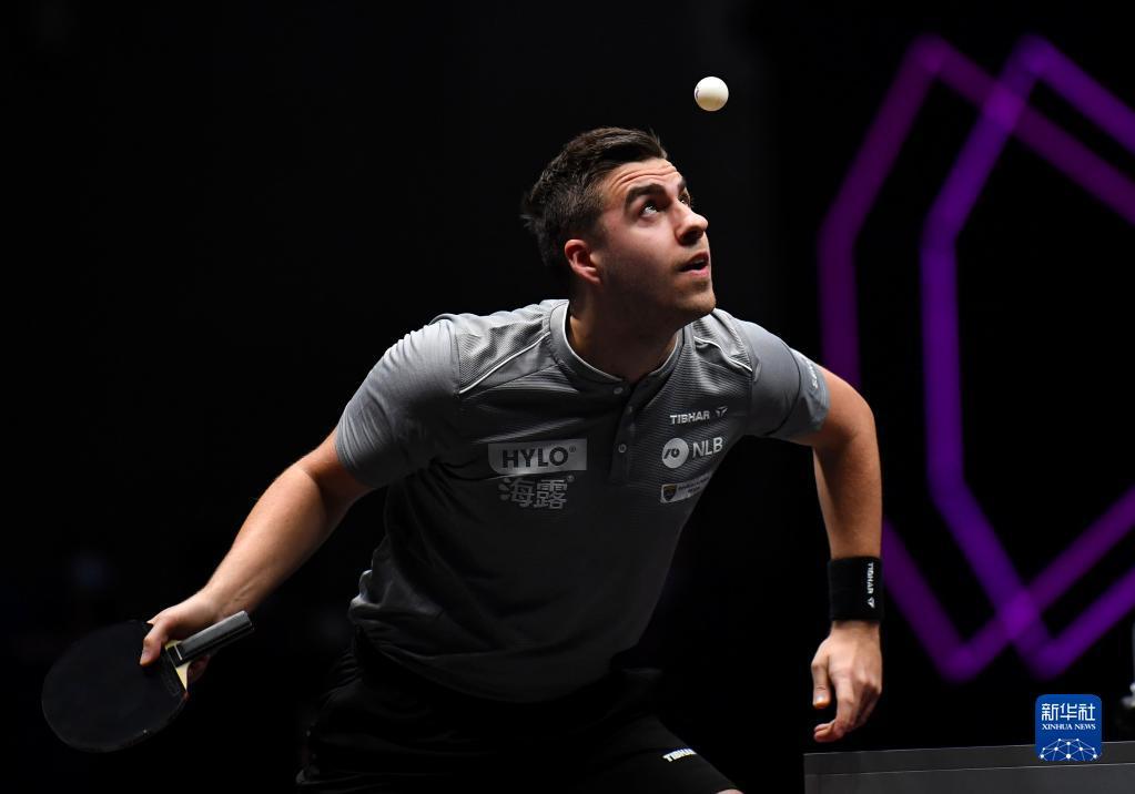 尔坚定走下 尔坚定走下