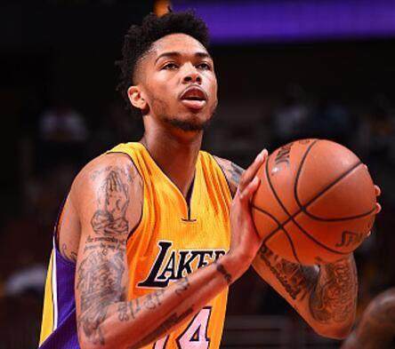 成绩不仅吸 成绩不仅吸