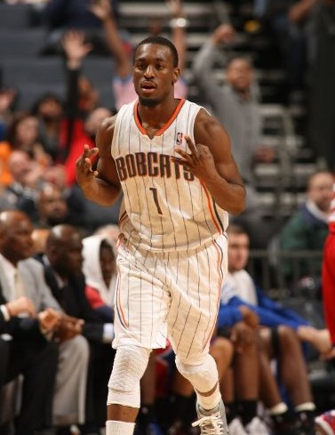 而伊朗则凭 而伊朗则凭